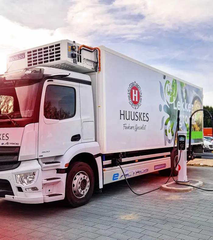 Snellader AVIA VOLT bij Huuskes 1